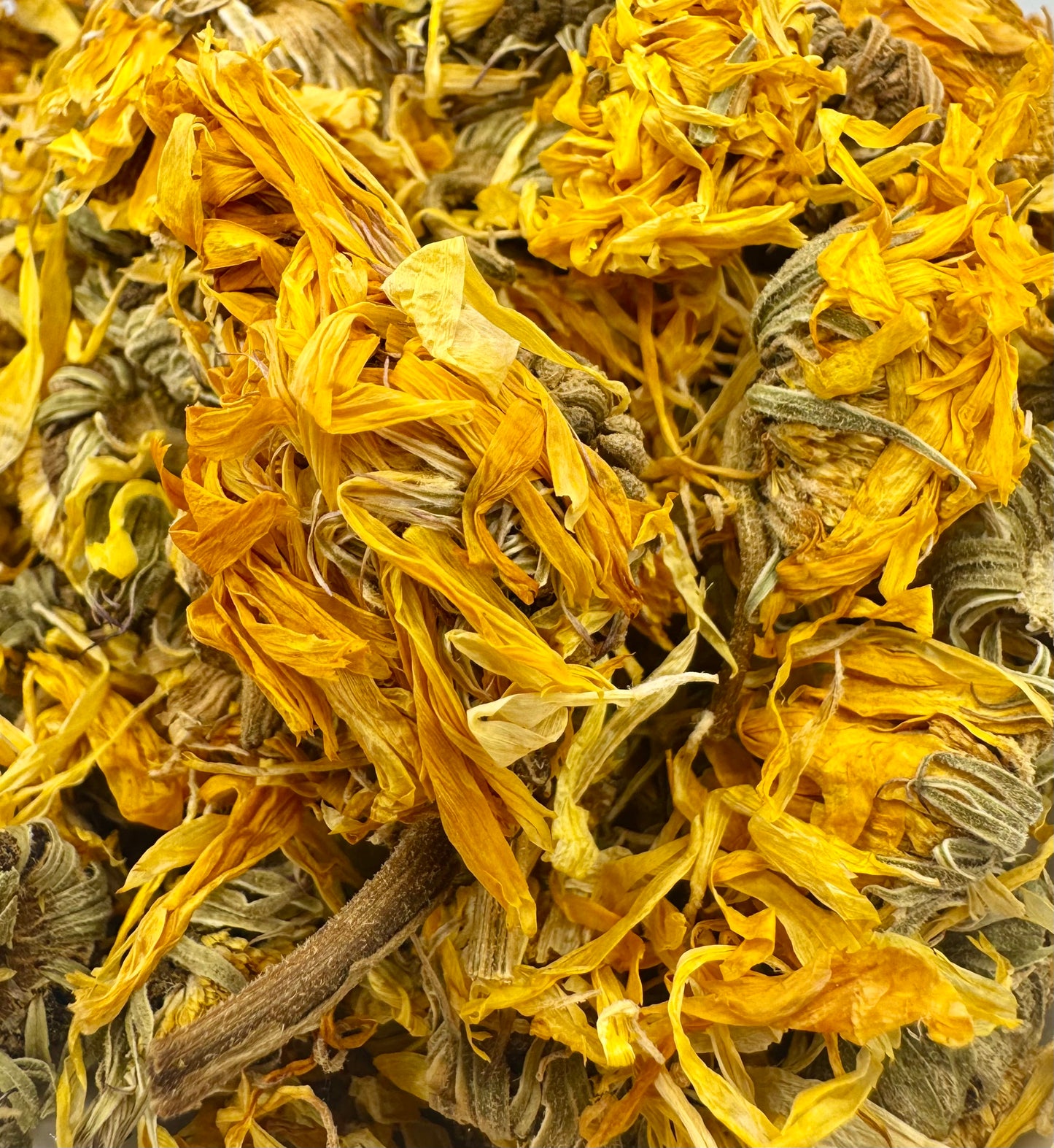 Dried Marigold Flowers: Natural Forage Treat for Rabbits, Guinea Pigs, Chinchillas and other Small Pets